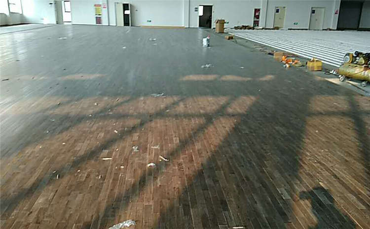 常見的風雨操場木地板價格表