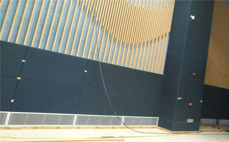 內(nèi)蒙古楓樺木體育木地板施工