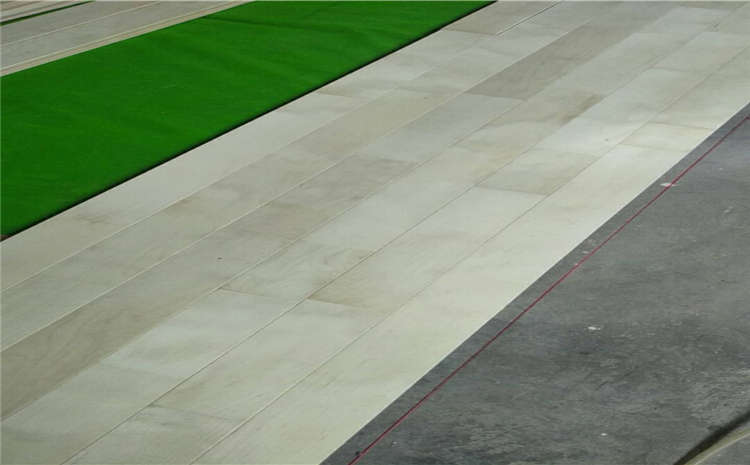 24厚體育木地板多少錢一平米？