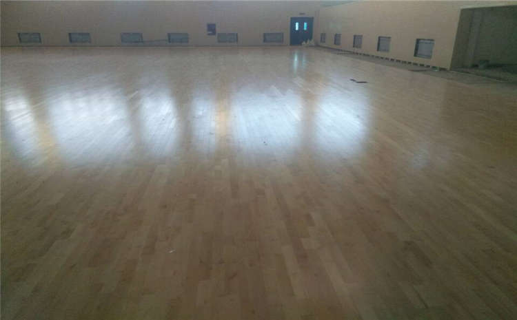 專業體育運動地板是多少錢
